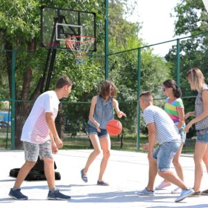Højdejusterbar basketballstander 293-350 cm med rullende stålbagplade til have og sportsplads