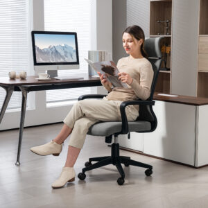 Kontorstol, Ergonomisk Skrivebordsstol med Armlæn, Nakkestøtte, Højdejusterbar Drejestol med Vippefunktion, Computerstol med Imiteret Uld Look, Mørkegrå