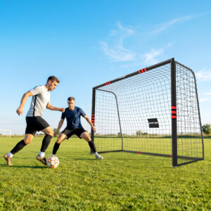 Fodboldmål til haven 300 x 200 cm Robust udendørsmål med målnet, polstring, jordpløkker og rustbeskyttelse.