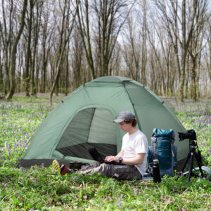 Kuppeltelt til 2 personer, let, stabilt, vandtæt familietelt med dør og vindue, pakkepose, kroge, campingtelt med 2000 mm vandsøjle, telt til camping, rejser, trekking, have