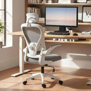 Ergonomisk kontorstol med opklappelige armlæn og justerbar lændestøtte, grå